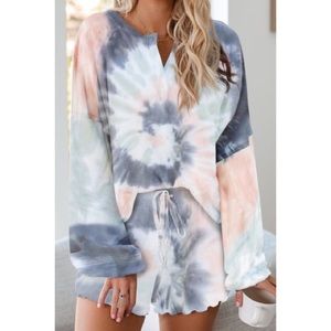 Tie Dye Knit Shorts-Long Sleeve Pajamas Set Large